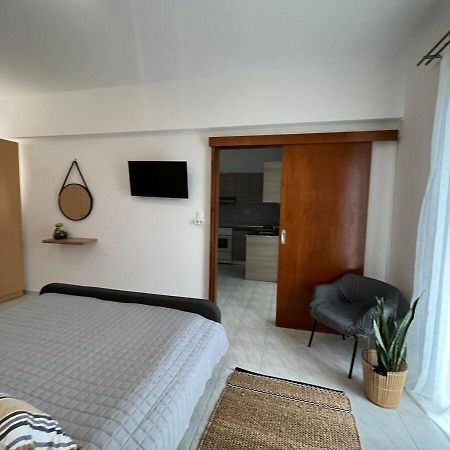 Swallow'S Nest Apartment Paradisi  ภายนอก รูปภาพ