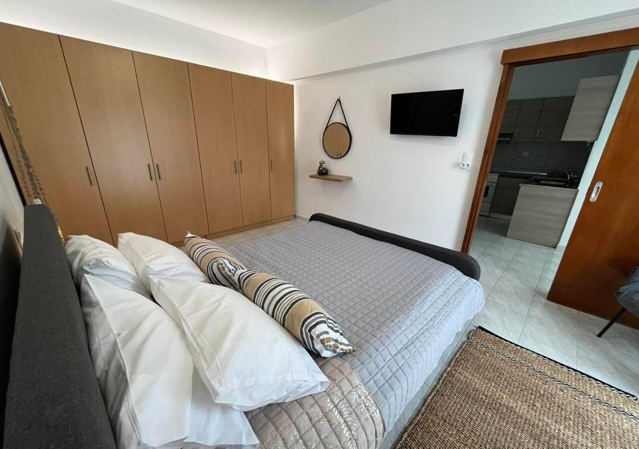 Swallow'S Nest Apartment Paradisi  ภายนอก รูปภาพ