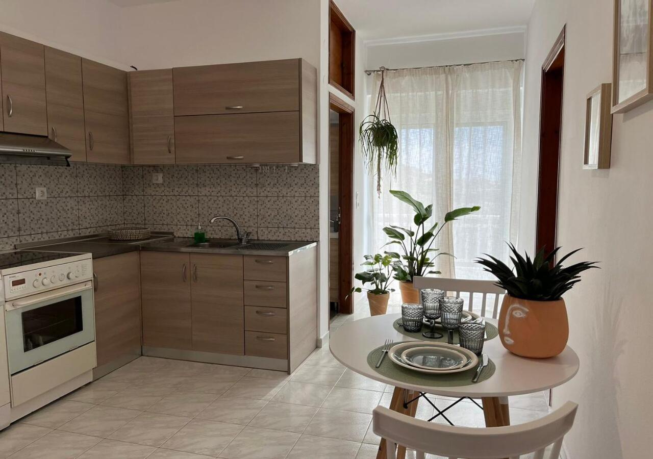 Swallow'S Nest Apartment Paradisi  ภายนอก รูปภาพ