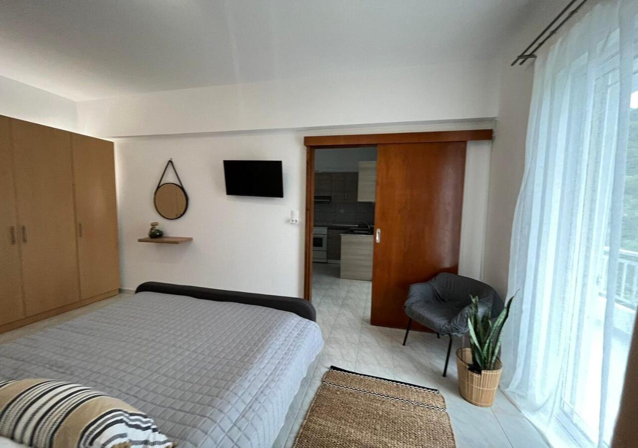 Swallow'S Nest Apartment Paradisi  ภายนอก รูปภาพ